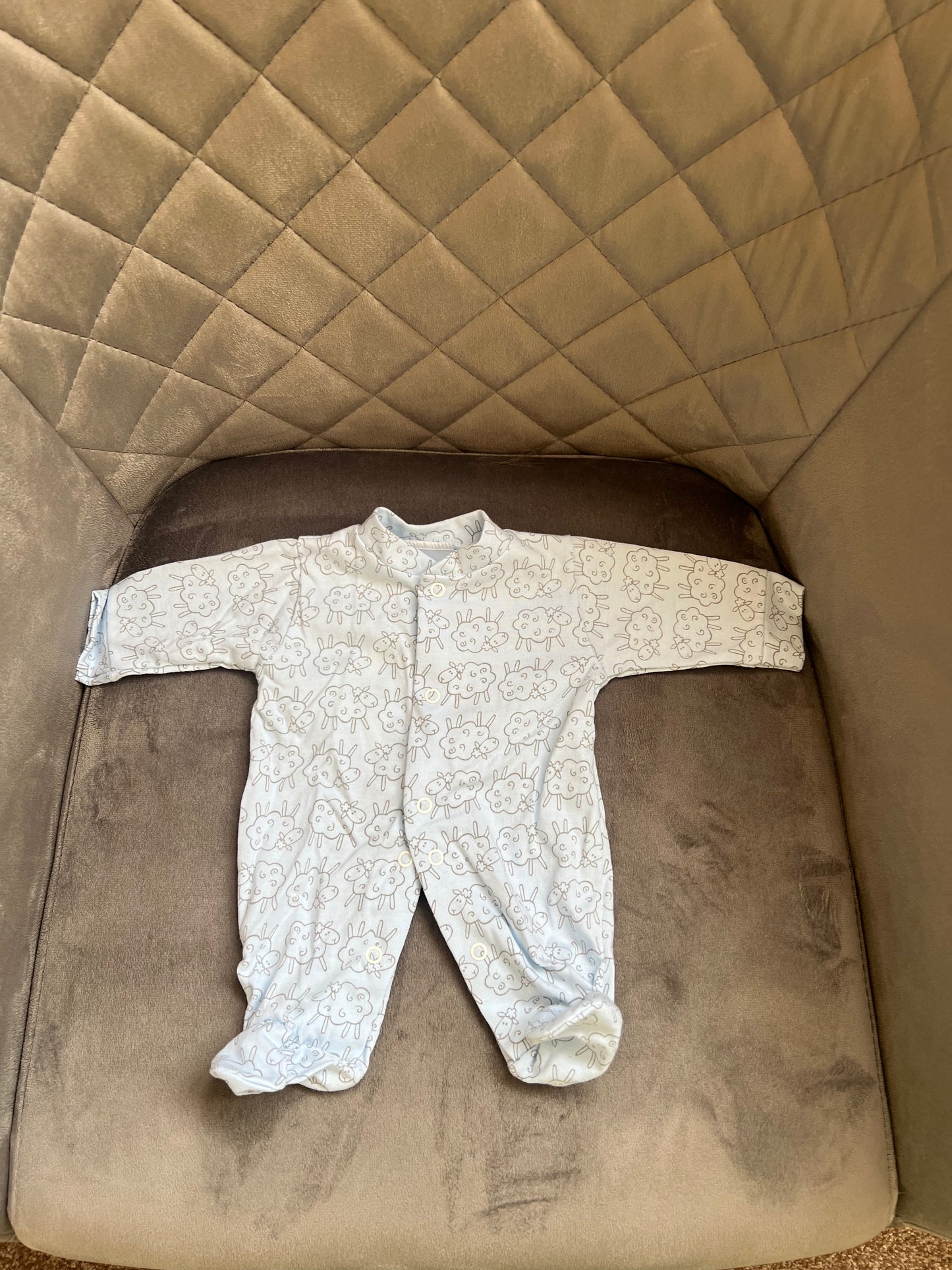 Tiny baby baby grow