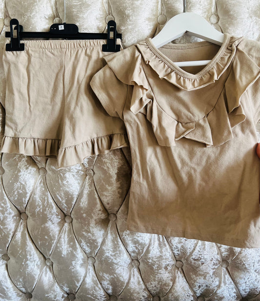 Beige kids set frills